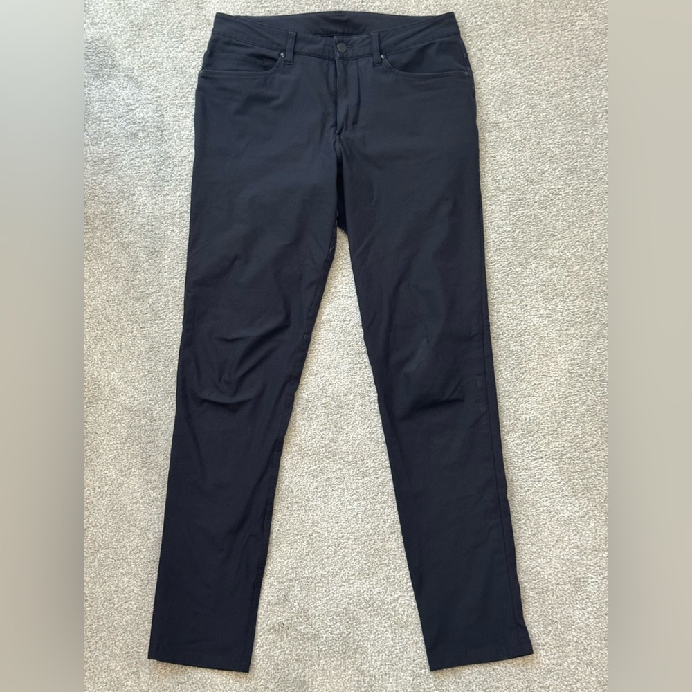 Lululemon black ABC slim fit 5-pocket pant.